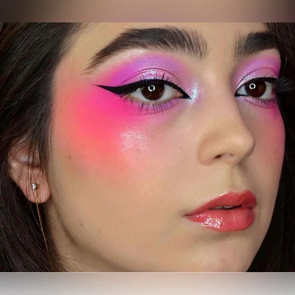 Huda Pink Neon Obsessions Pallet - Picture 4 of 8